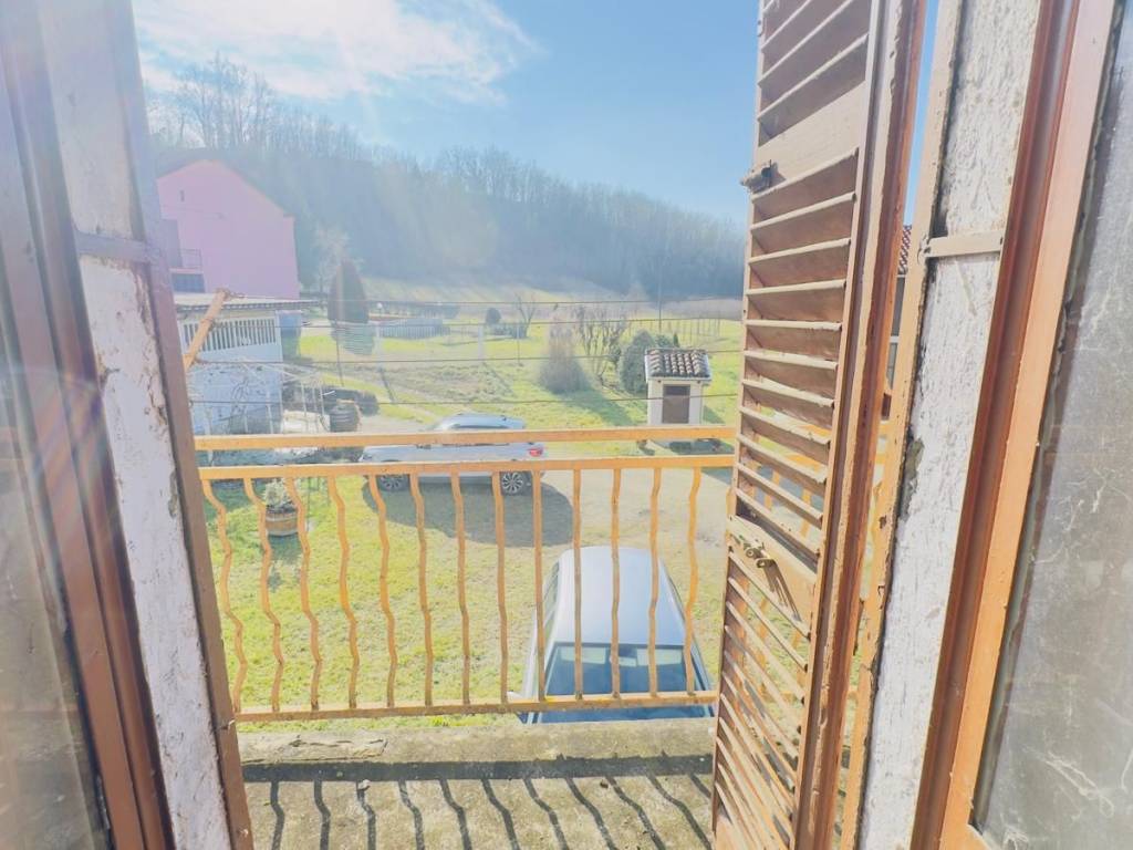 casa indipendente in vendita ad Asti in zona Quarto