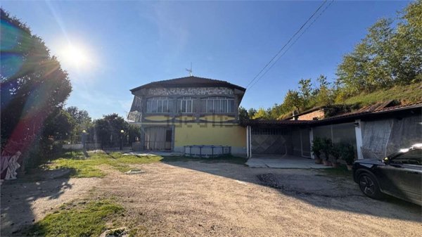 casa indipendente in vendita ad Asti in zona Valgera