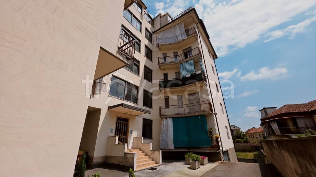 appartamento in vendita ad Asti in zona Valmanera