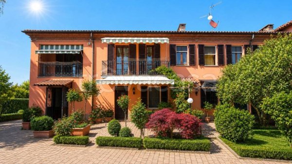 casa indipendente in vendita ad Asti in zona Valmanera