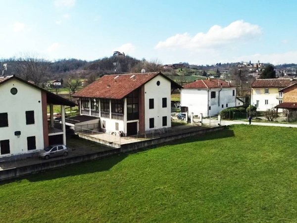 appartamento in vendita ad Asti in zona Mombarone