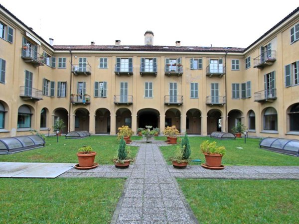 negozio in vendita ad Asti in zona Centro Città