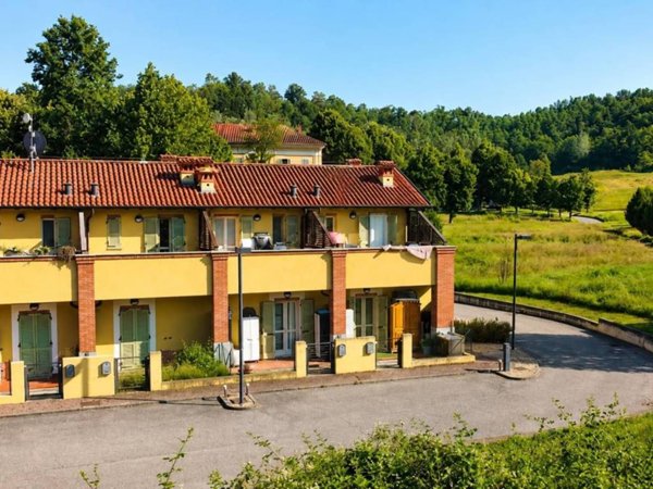 casa indipendente in vendita ad Asti in zona Mombarone