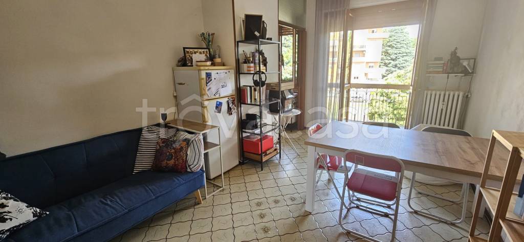appartamento in vendita ad Asti in zona Pilone
