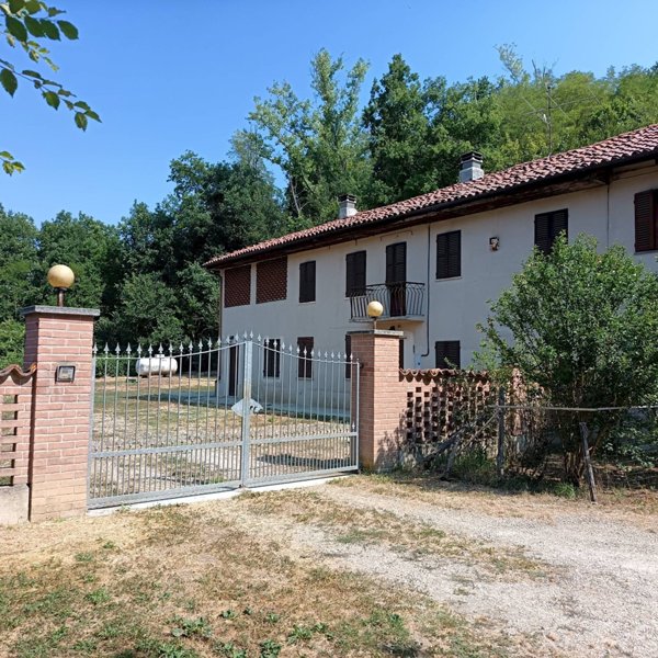 casale in vendita ad Asti in zona Castiglione