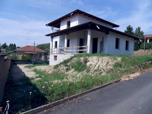 casa indipendente in vendita ad Asti