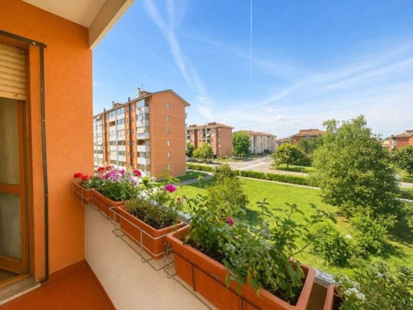 appartamento in vendita ad Asti in zona Rioscone