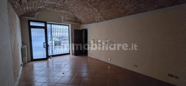 locale commerciale in vendita ad Asti