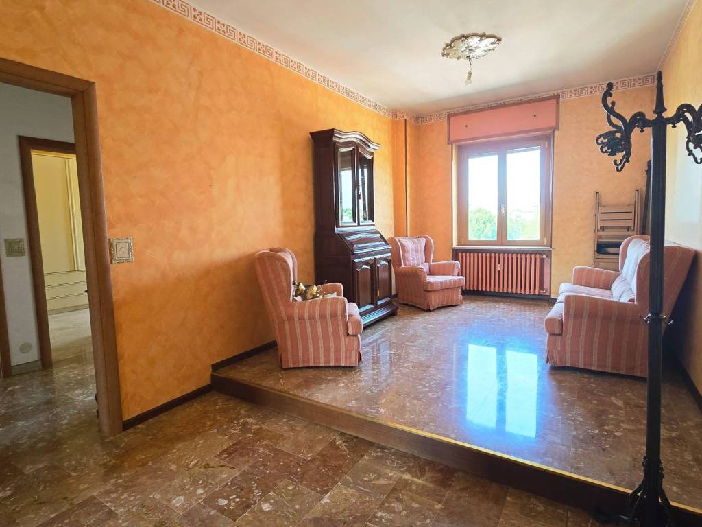 appartamento in vendita ad Asti in zona Valenzani