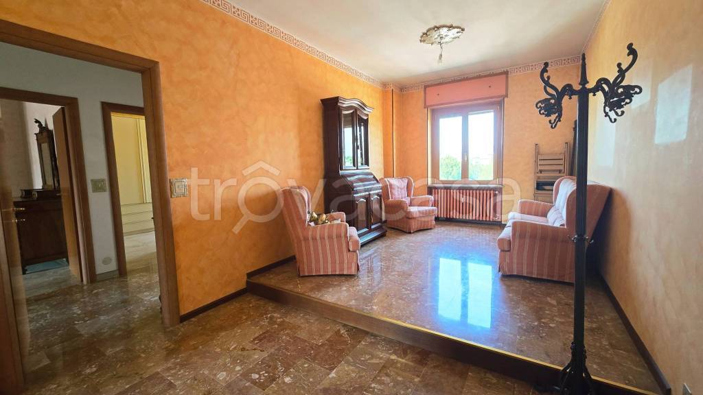 appartamento in vendita ad Asti in zona Pilone