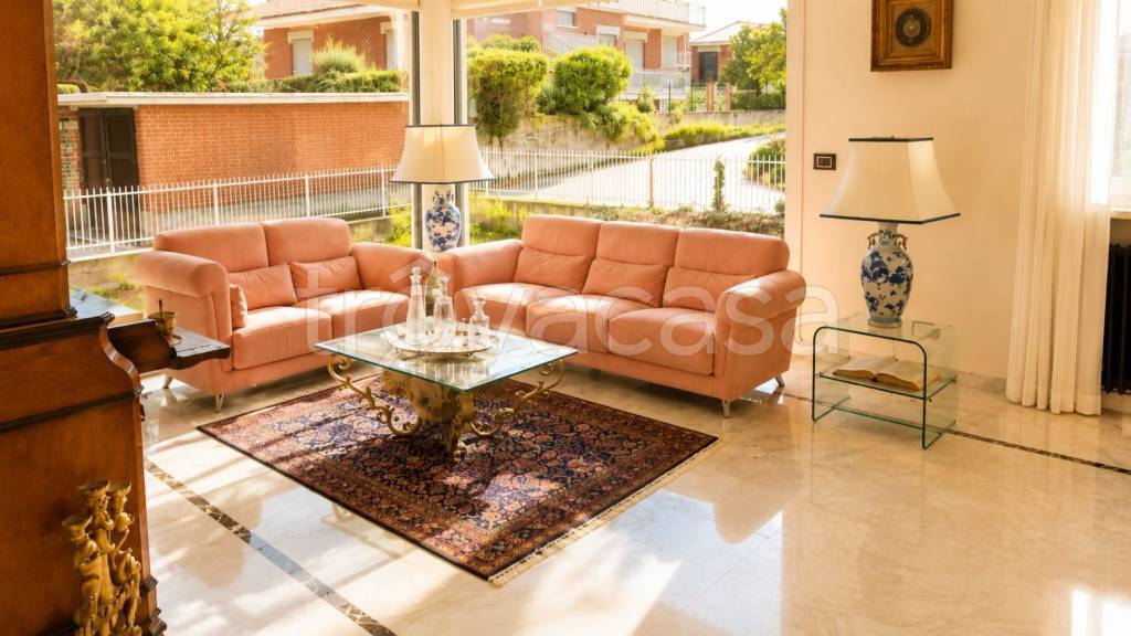 casa indipendente in vendita ad Asti in zona Corso Dante