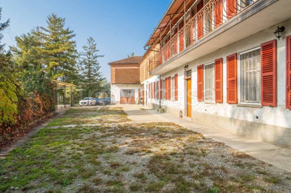 casa indipendente in vendita ad Asti in zona Castiglione