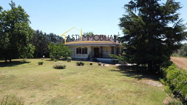 casa indipendente in vendita ad Asti in zona Palucco