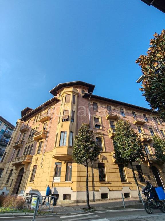 ufficio in vendita ad Asti in zona Corso Dante