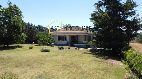 casa indipendente in vendita ad Asti in zona Bramairate
