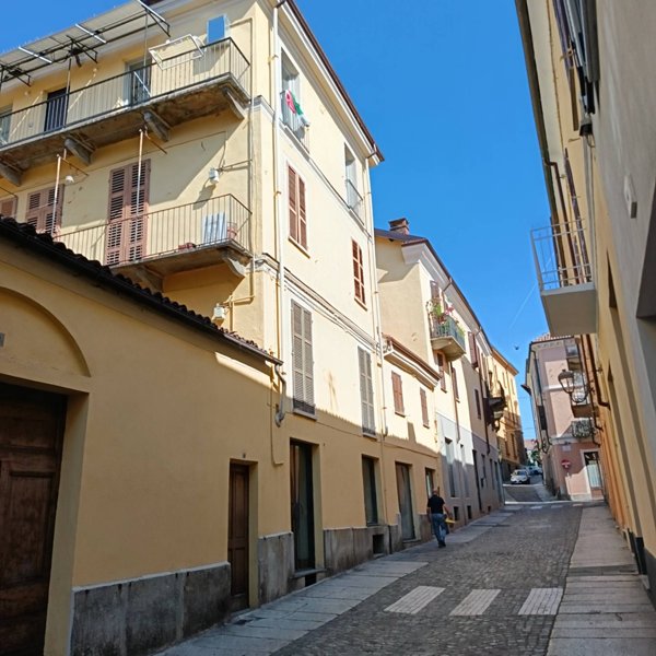 negozio in vendita ad Asti in zona Centro Città