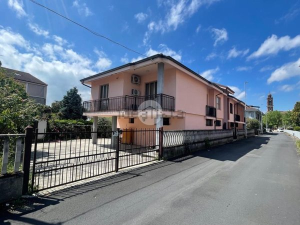 appartamento in vendita ad Asti in zona Borgo Tanaro