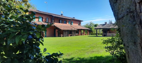 casa indipendente in vendita ad Asti in zona Valleandona