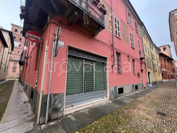 negozio in vendita ad Asti in zona Centro Città