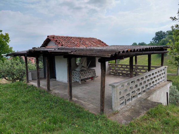 casa indipendente in vendita ad Asti in zona Torrazzo
