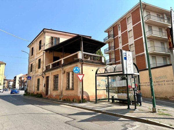 appartamento in vendita ad Asti in zona Pilone