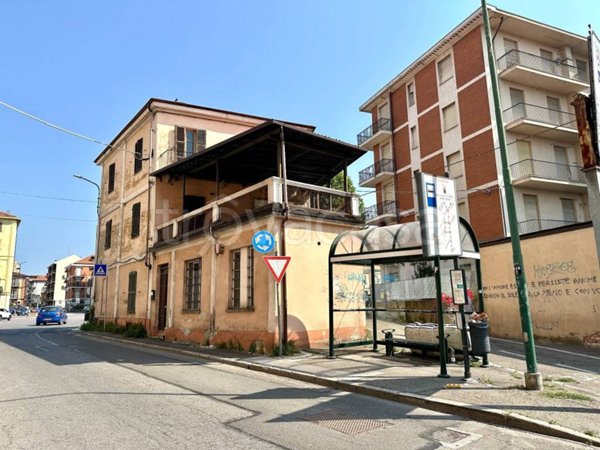appartamento in vendita ad Asti in zona Pilone