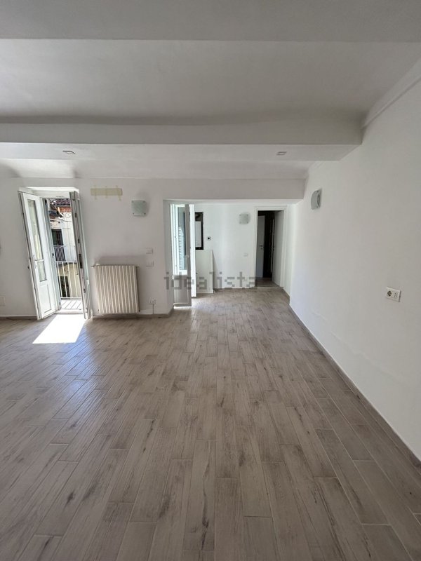 appartamento in vendita ad Asti in zona Corso Vittorio Alfieri