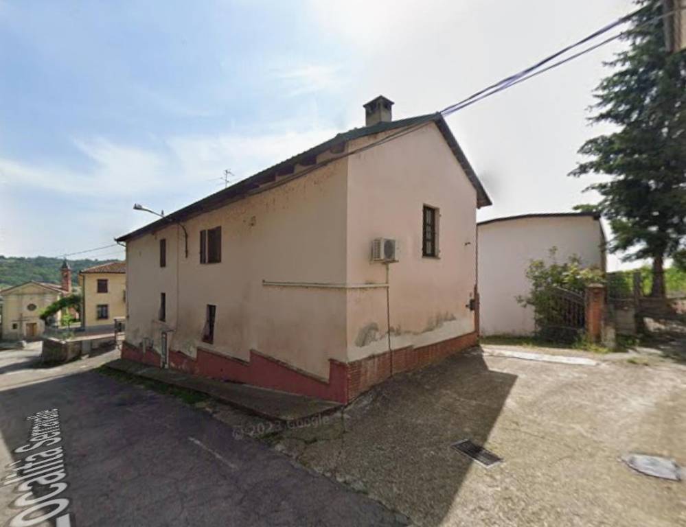 casa indipendente in vendita ad Asti in zona Serravalle