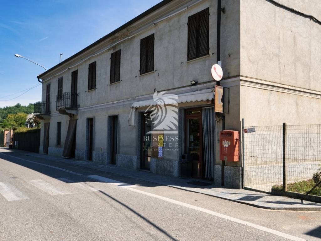 negozio in vendita ad Asti