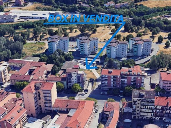 locale commerciale in vendita ad Asti