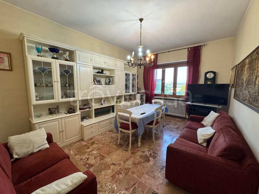 appartamento in vendita ad Asti in zona Pilone