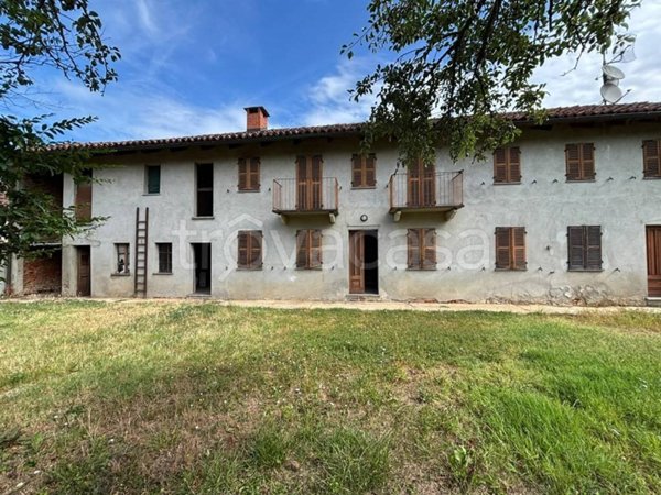casa indipendente in vendita ad Asti in zona Quarto
