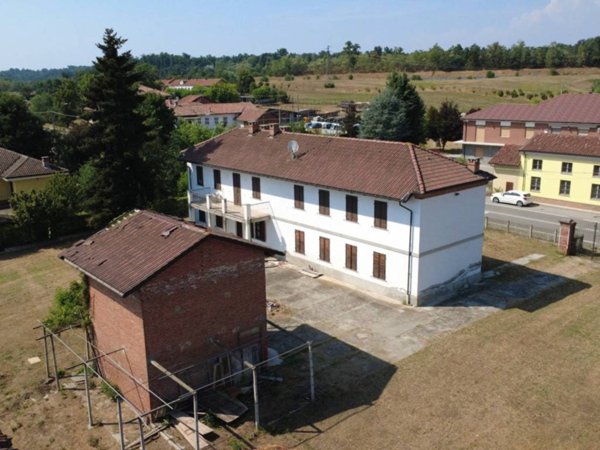 casa indipendente in vendita ad Asti in zona Bramairate
