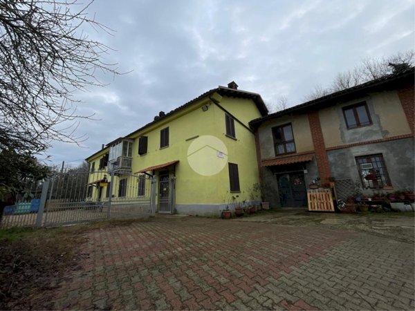 casa indipendente in vendita ad Asti in zona Santo Spirito