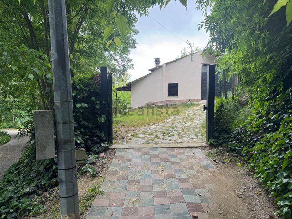 casa indipendente in vendita ad Asti in zona Sessant