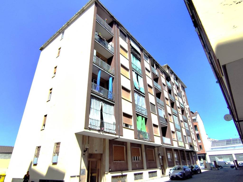 appartamento in vendita ad Asti in zona Pilone