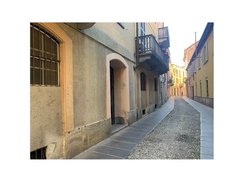 locale di sgombero in vendita ad Asti