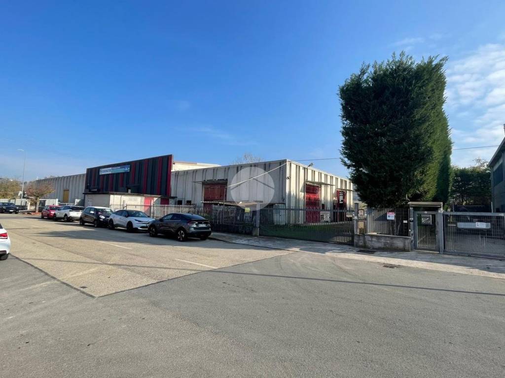 locale commerciale in vendita ad Asti