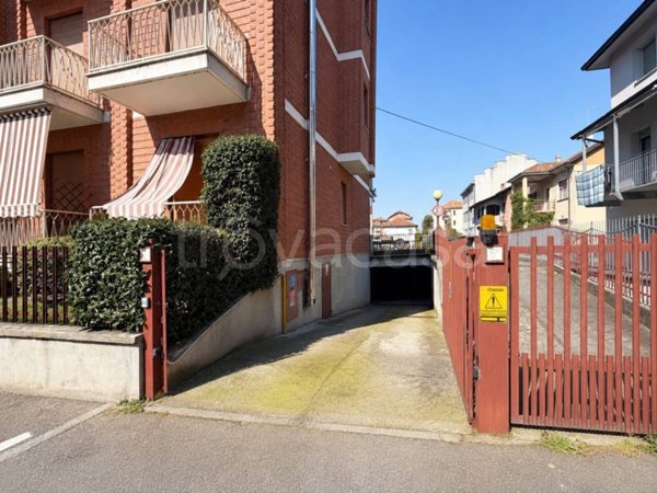 box auto in vendita ad Asti