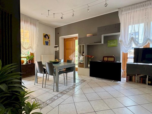 casa indipendente in vendita ad Asti
