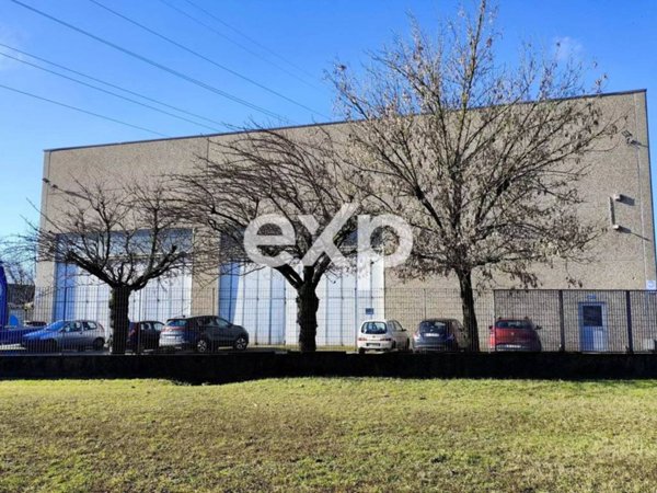 locale commerciale in vendita ad Asti