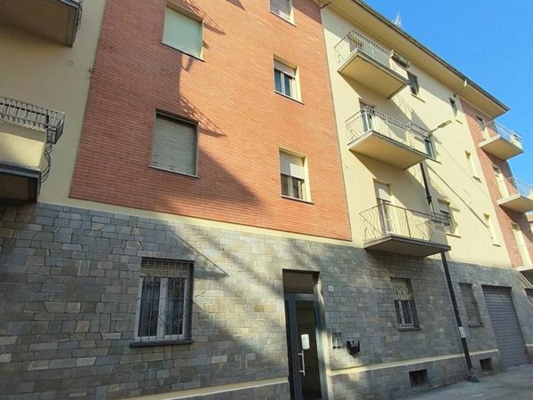 appartamento in vendita ad Asti in zona Pilone
