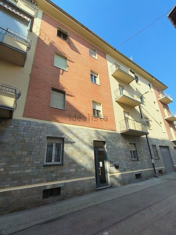 appartamento in vendita ad Asti in zona Pilone