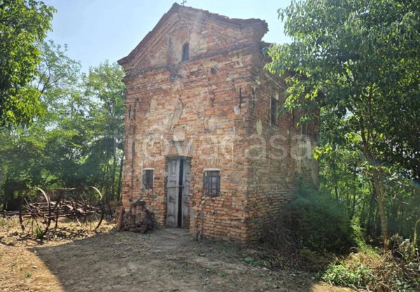 casa indipendente in vendita ad Asti in zona Castiglione