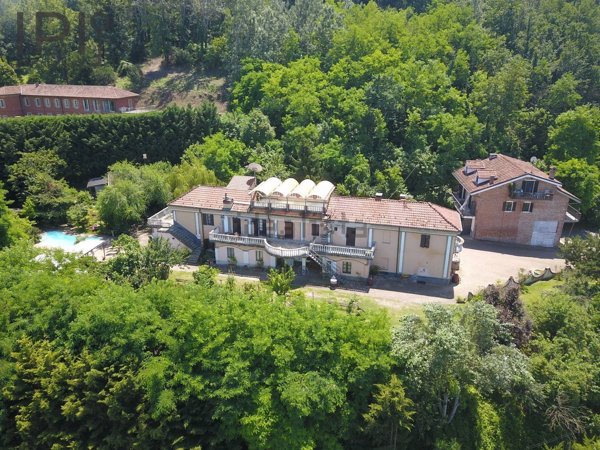 casa indipendente in vendita ad Asti in zona Roccaschiavino