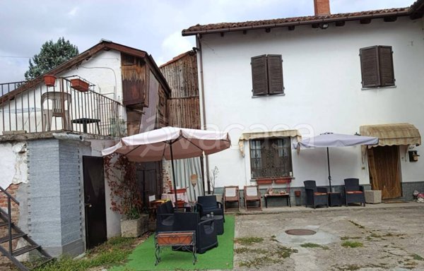 casa indipendente in vendita ad Asti in zona Sessant