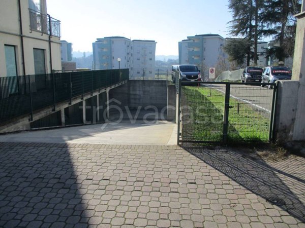 locale di sgombero in vendita ad Asti