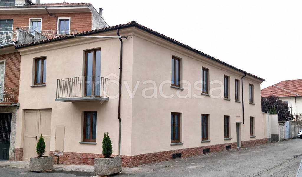 appartamento in vendita ad Asti in zona Pilone