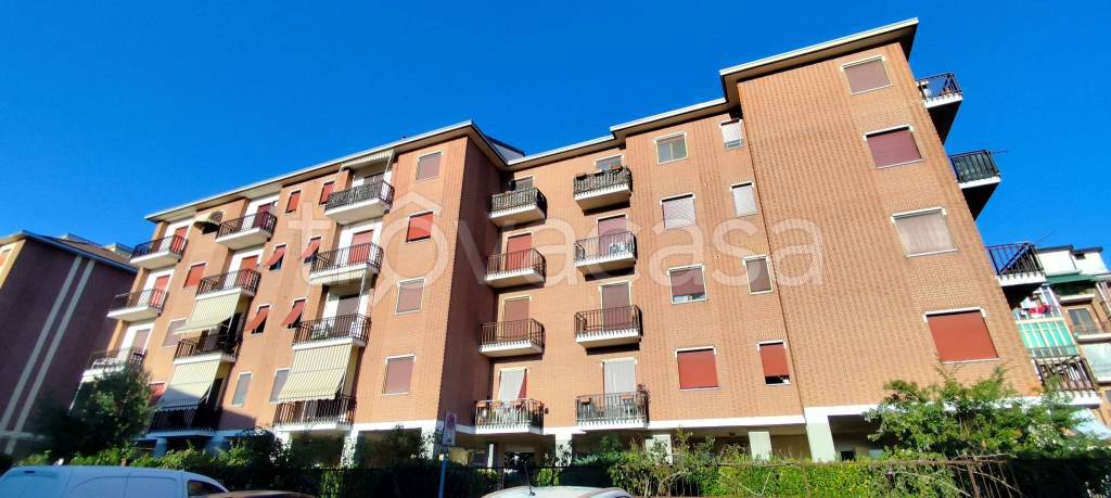 appartamento in vendita ad Asti in zona Pilone