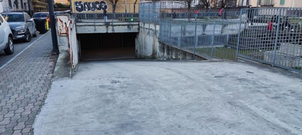 box auto in vendita ad Asti
